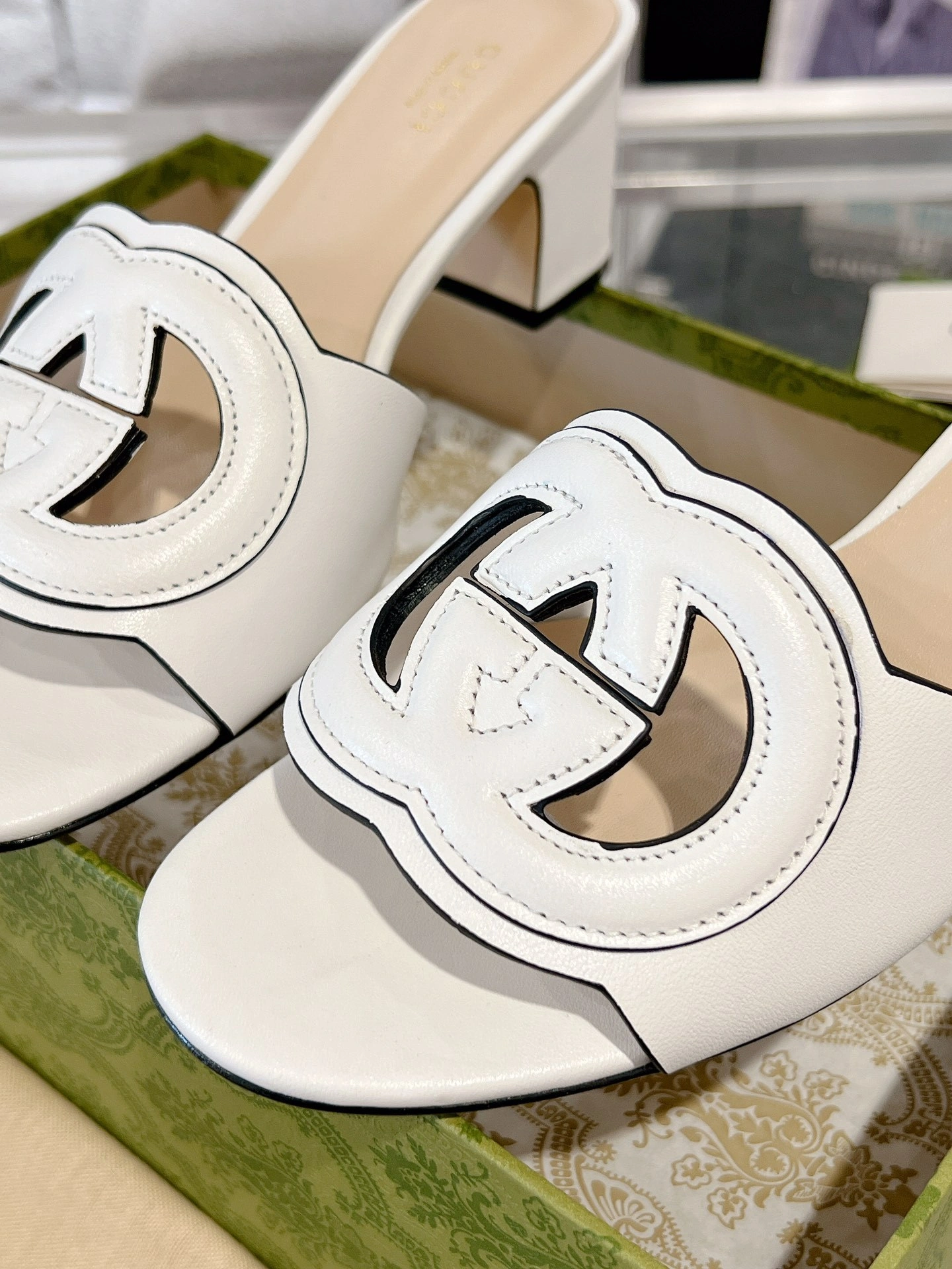 & COCO-- 6u33i 782413 AAAZG 9022 sheepskin Heel height：5.5CM item:E-X032D0226